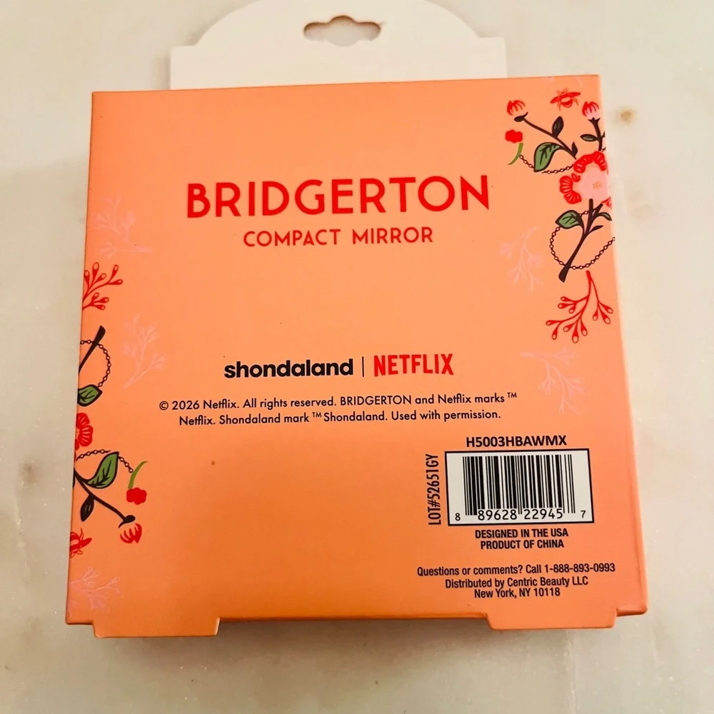 Bridgerton Compact Mirror with Gold Heart Design (NIB) - Picture 7 of 8